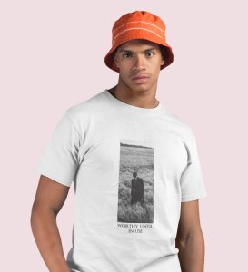 Worthless Life, Cityscape Elegance: White Men's Oversized Tee with Captivating Front Graphic