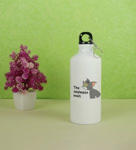 Tom Is Waiting For Soulmate: Printed Aluminium Sports Sipper (750 ml)